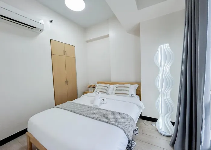 Modern 1br W Exclusive Pool Access