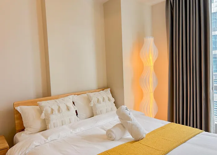 Modern 1br W Exclusive Pool Access